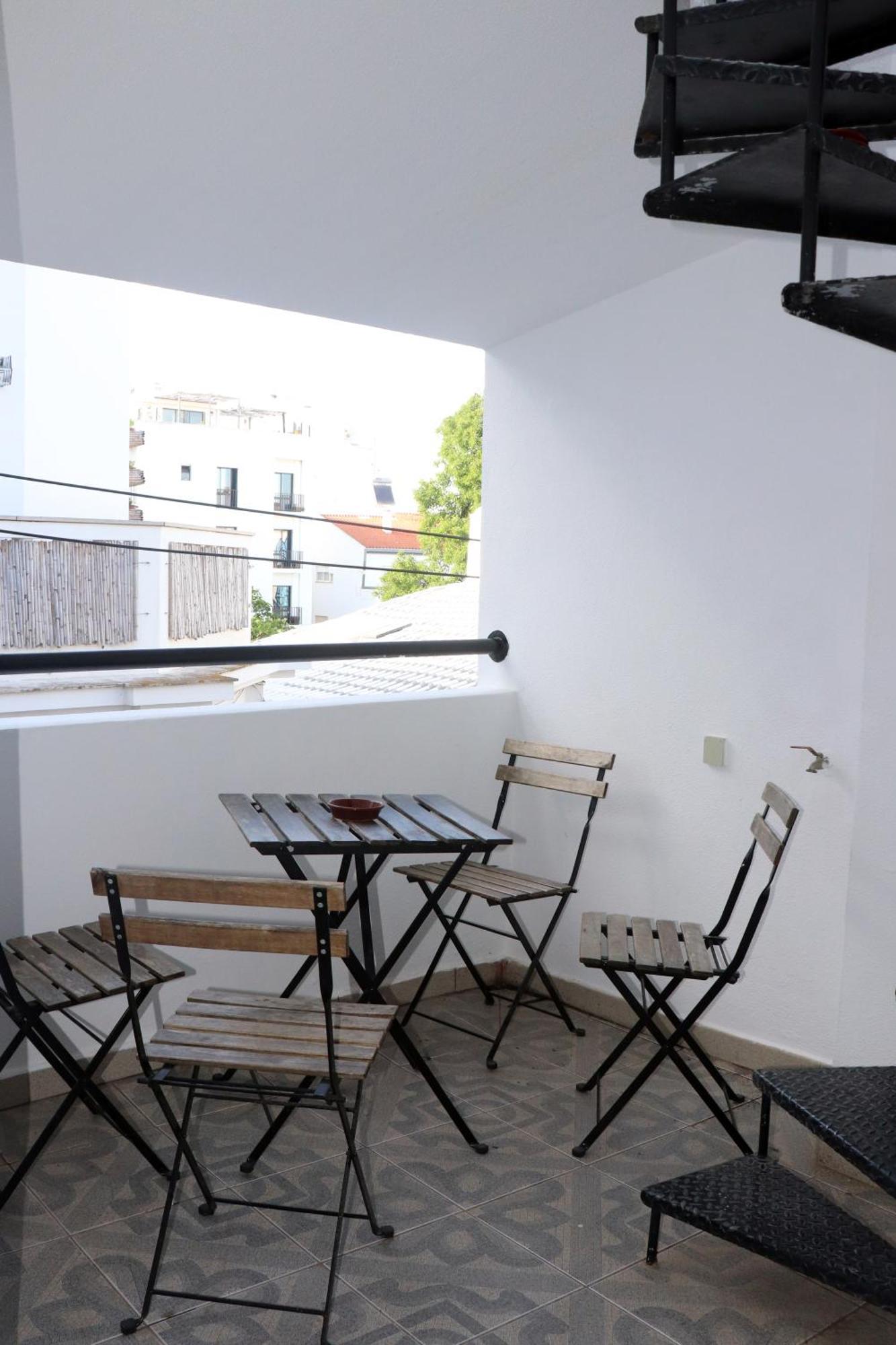 Jjs Yard Hostel Lagos Bagian luar foto